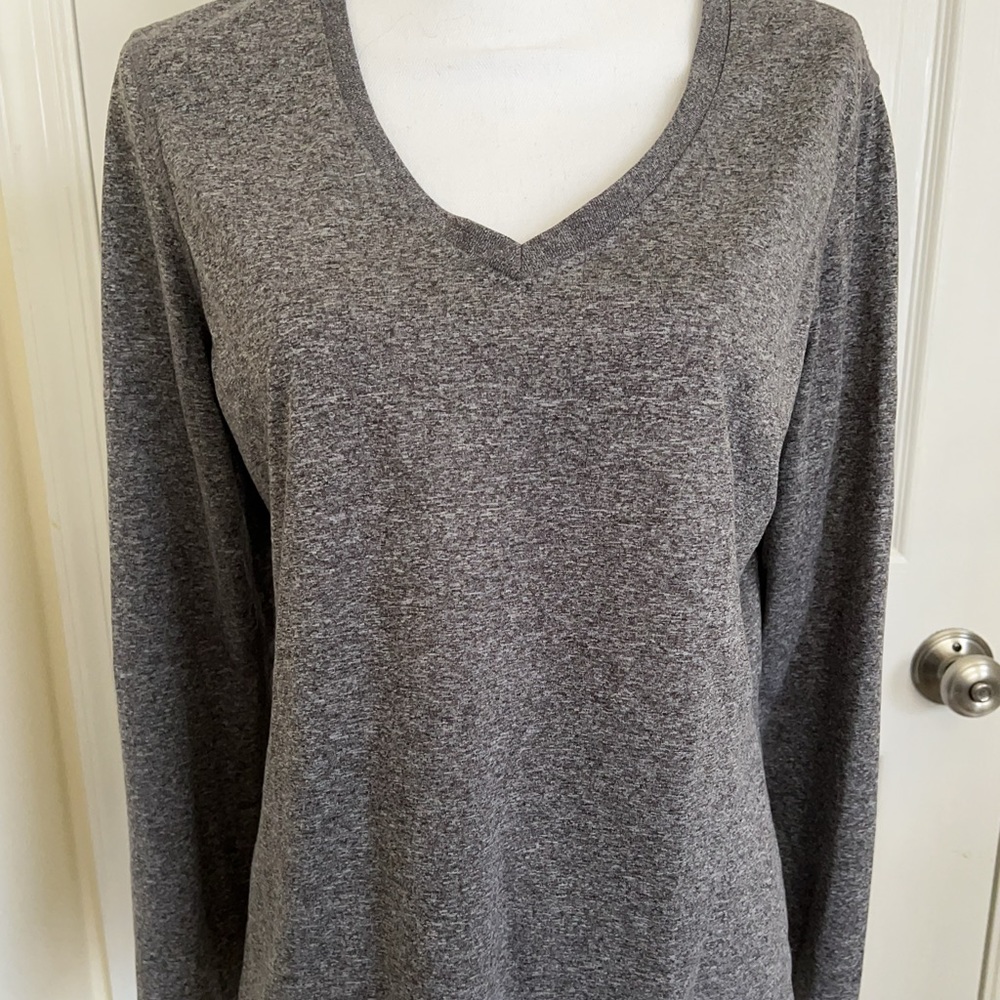 Danskin long sleeve v neck T-shirt